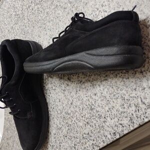 Shoes size 8 1/2 naturalizer